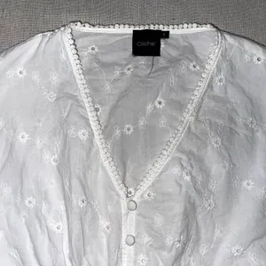 Cliché | White Eyelet Cropped Peasant Top | Small thumbnail 5