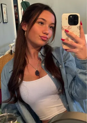 FOREVER 21 DENIM BUTTON UP LONG SLEEVE thumbnail 3
