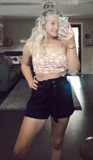FOREVER 21 button up shorts S thumbnail 1