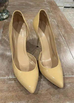 Gucci D’Orsay Patent Leather Pumps thumbnail 1