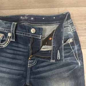 Miss Me Jeans Womens Curvy Ankle Skinny Distressed Flap Pockets Size 26 thumbnail 5