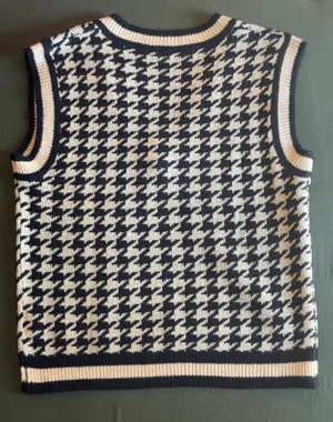 SheIn Brown and White Houndstooth V-Neck Knit Sweater Vest thumbnail 2