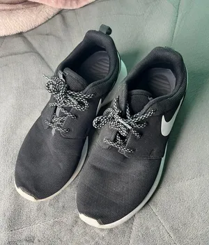 Nike Shoes thumbnail 3