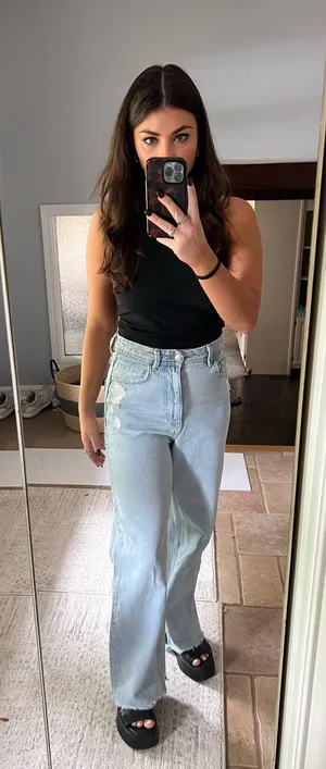 Light blue high-waisted Zara jeans thumbnail 1