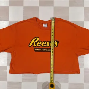 Gildan vintage 90s reese’s peanut butter cups cropped graphic tee orange thumbnail 6