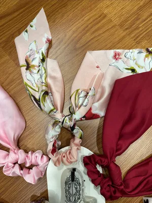 Multi-Pack Hair Scarf Scrunchies & claw clip thumbnail 4