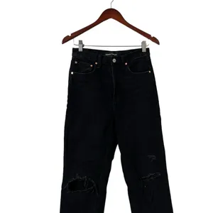 ARITZIA Denim Forum The Bonet High Rise Loose Black Ripped Destroyed Jeans thumbnail 5