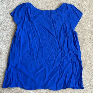Aritzia Wilfred Free Short Sleeve Blue Top in Women’s Medium thumbnail 2