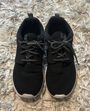 Nike Shoes thumbnail 1