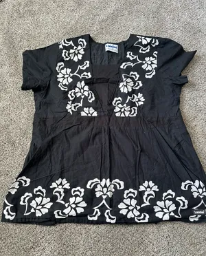 Landau short sleeve top is a size Medium. thumbnail 5