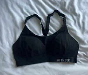 Sports Bra thumbnail 1
