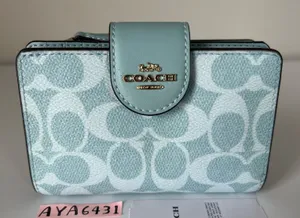 Coach Wallet thumbnail 1