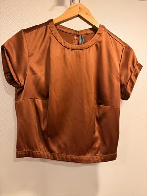 Anthropologie Copper Satin Casual Crop Baby Tee Size S thumbnail 7