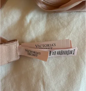 Victoria's Secret Bombshell Bra Push-Up thumbnail 2