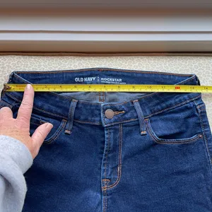 Old Navy Mid-Rise Rockstar Skinny Jeans thumbnail 7