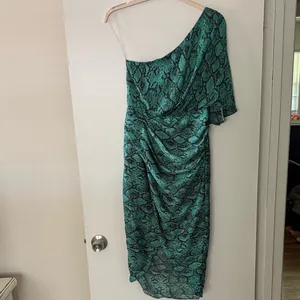vestique One-Shoulder Teal Snake-Print Midi Dress thumbnail 5