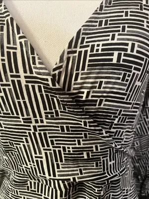 Black & White Geometric Wrap Dress - Women thumbnail 4