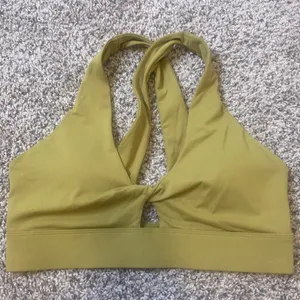 Fabletics Oasis Twist Sports Bra medium thumbnail 5