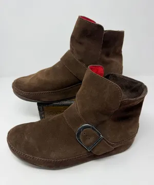 FitFlop Mukluk Short Suede Boots Brown Buckle Microwobbleboard 159-030 Womens 10 thumbnail 1