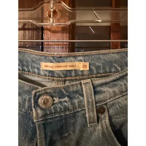 Levis Ribcage Straight Ankle‎ Jeans Womens 26 Light Wash Distressed thumbnail 5