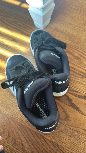 Adidas Sneakers thumbnail 2