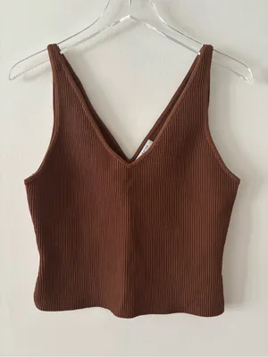Aritizia Sculpt Brown ribbed crop top in XL thumbnail 2