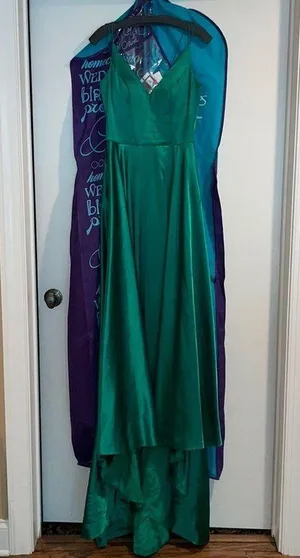 Sherri hill 52119 emerald green gown thumbnail 1