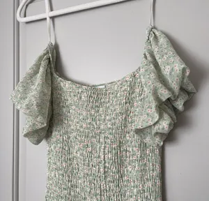 Petal & Pup Green Ruffled Tiered Midi Dress thumbnail 6