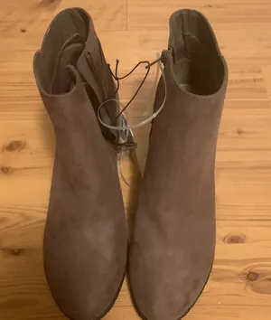 A New Day NWT Women Ankle Boot - Taupe thumbnail 1
