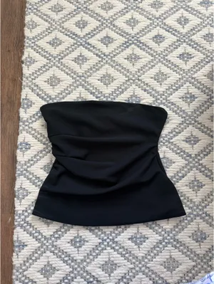 Abercrombie and Fitch black top thumbnail 2