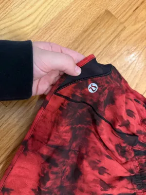 Lululemon Red Hotty Hot 2.5" thumbnail 3