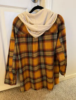 Boutique Hooded Flannel Size L thumbnail 3