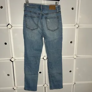 Madewell The Perfect Vintage Jean Distressed in Blue Wash Size 26 thumbnail 4