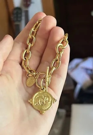 Susan Shaw Elephant Bracelet Gold thumbnail 1