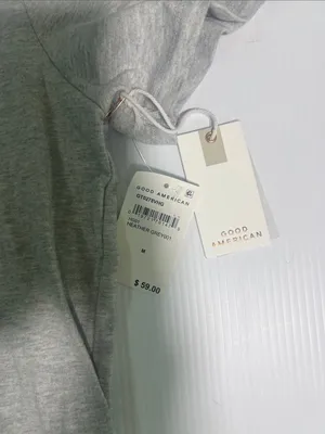 Good Ameeican NWT Women’s Grey V-Neck Short Sleeve Top M thumbnail 2