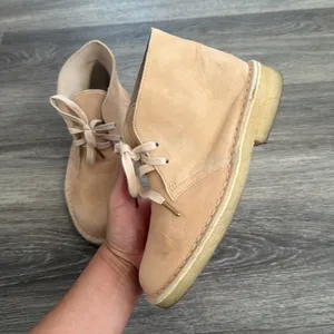 Clarks Tan Ankle Boots 7 Lace Up leather booties thumbnail 3