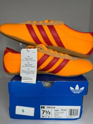 Women’s Adidas Tokyo size 7.5W thumbnail 2