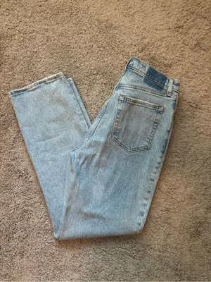 Abercrombie Ultra High Rise 90s Straight Jean thumbnail 2