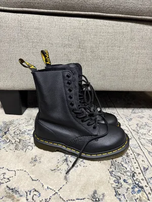 Dr Martens 1460 Pascal Virginia Leather Boots thumbnail 2