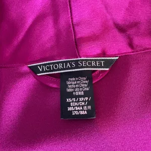 Victoria's Secret Hot Pink Satin Kimono Robe Mesh Detail Missing Belt Size‎ XS/S thumbnail 5