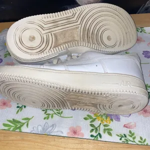 Nike Air Force 1 07 Low Womens White Sneakers Size 8.5 thumbnail 7