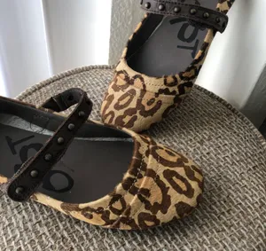 Vintage 100% GENUINE LEATHER fuzzy brown and tan leopard print Mary Jane ballet flats with gold studs ad velcro strap closure thumbnail 5