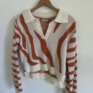 NWT STORIA Zebra Crop Sweater thumbnail 10