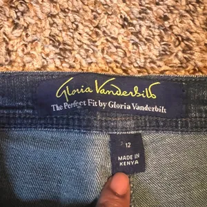 Gloria Vanderbilt Womens Jeans‎ Size 12 Dark Wash Bootcut The Perfect Fit thumbnail 2