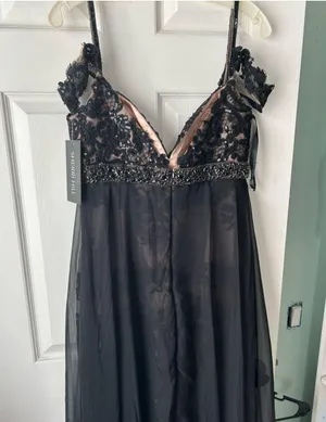 Sherri Hill Prom Dress thumbnail 2