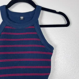 Uniqlo Women's Racerback Striped Tank Top Built In Bra Sz S thumbnail 3