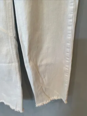 White Raw thumbnail 3