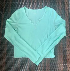American Eagle Mint Waffle Henley thumbnail 3