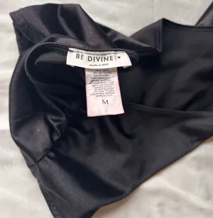 Black crop top Size M thumbnail 3