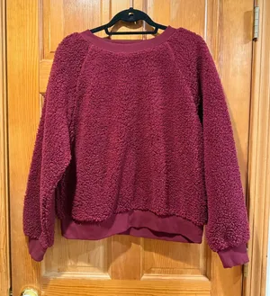 NWT Old Navy loose cozy Sherpa sweatshirt size large . thumbnail 1